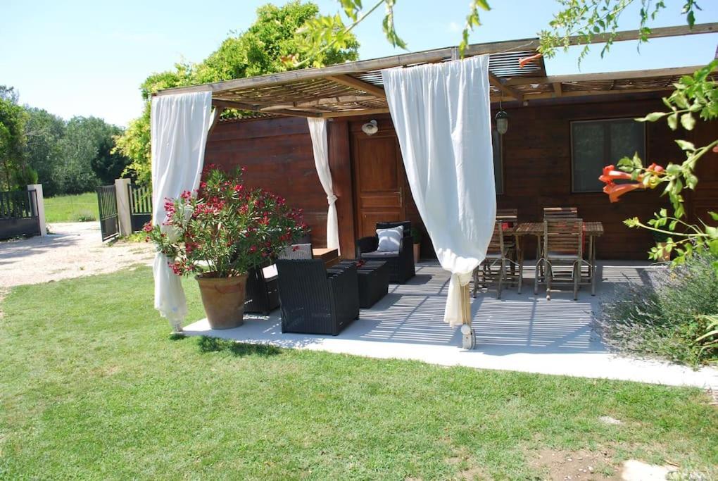 Le Cabanon Tendance Du Luberon Mérindol Kültér fotó
